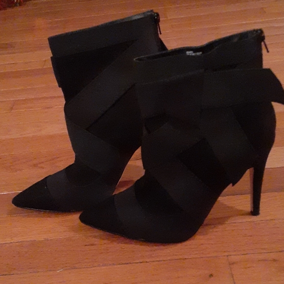 🥳🥳SOLD🥳🥳black bow wrapped bootie - Picture 2 of 5